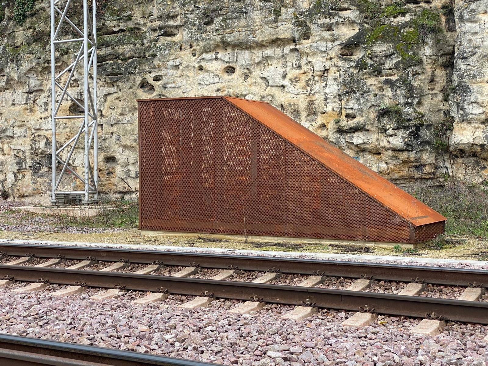 Dédoublement viaduc de Pulvermühle - Cabanon en métal déployé Corten sur escalier