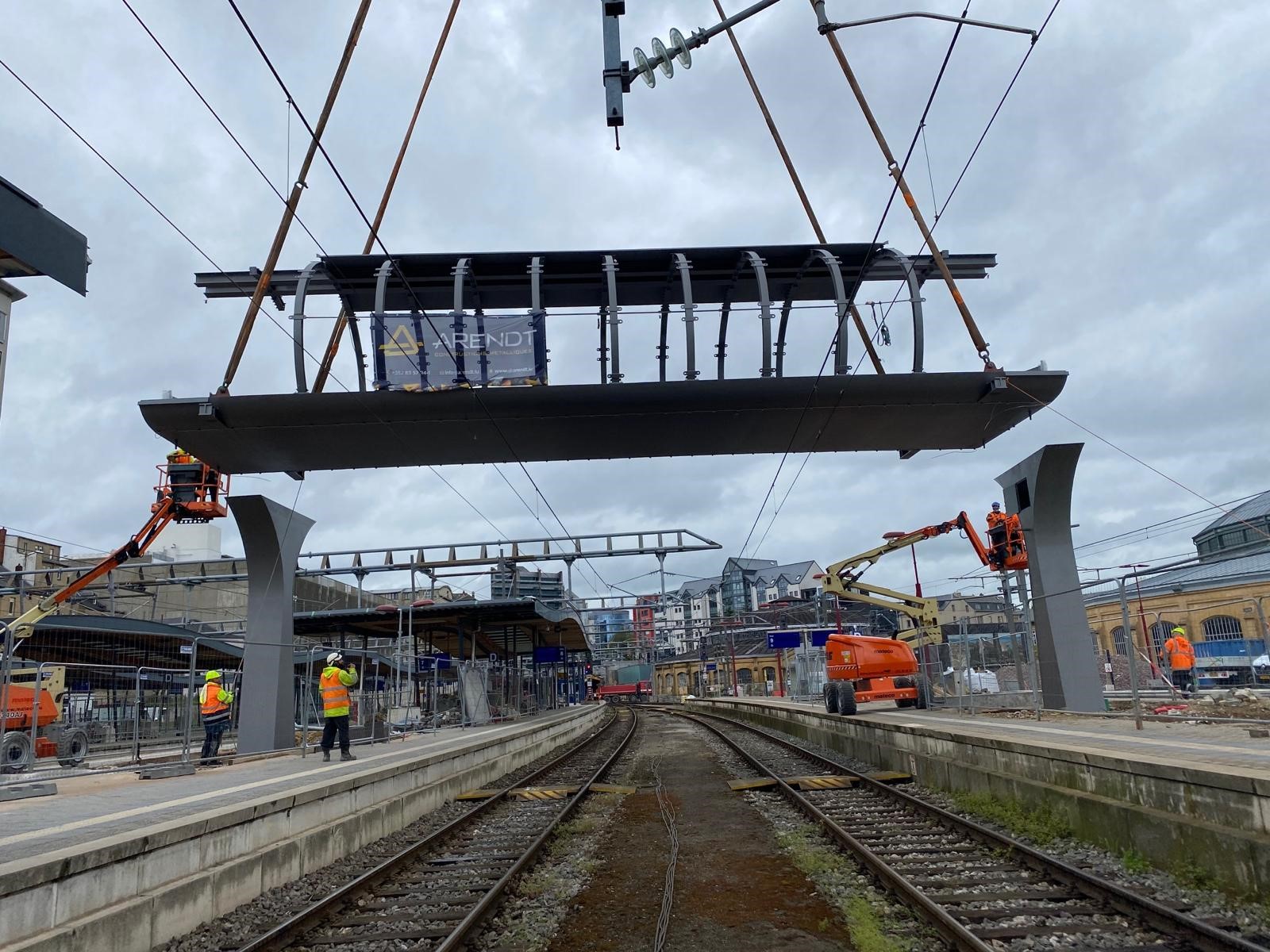 Gare de Luxembourg - Passerelle au-dessus des voies 19