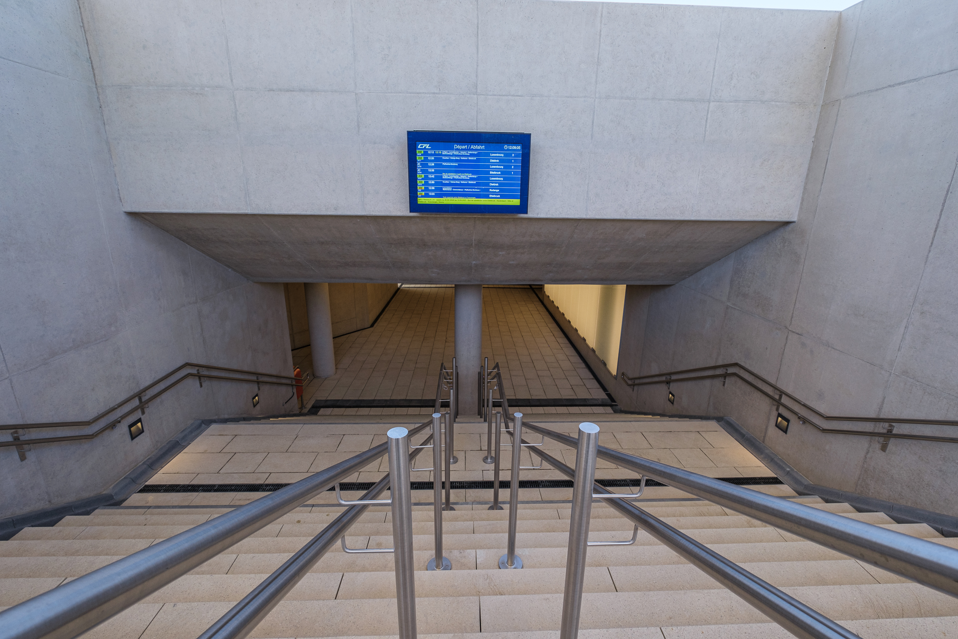 Gare de Mersch - Mains-courantes inox 1