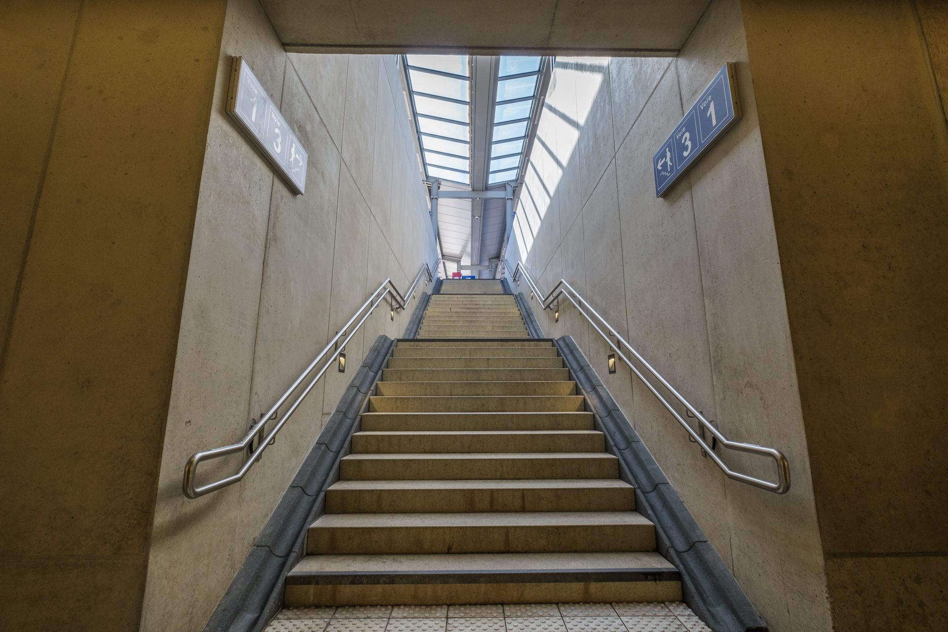 Gare de Mersch - Mains-courantes inox 2