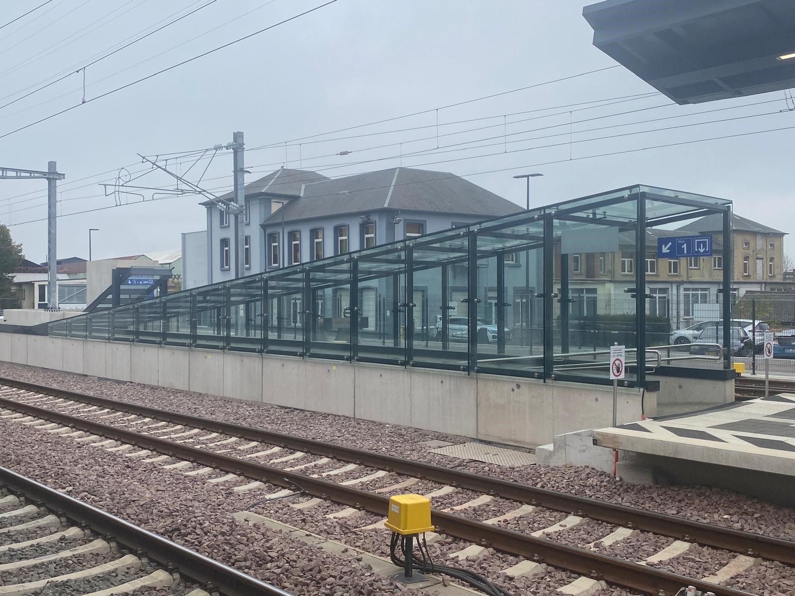 Gare de Rodange - Couverture vitrée sur escalier 1