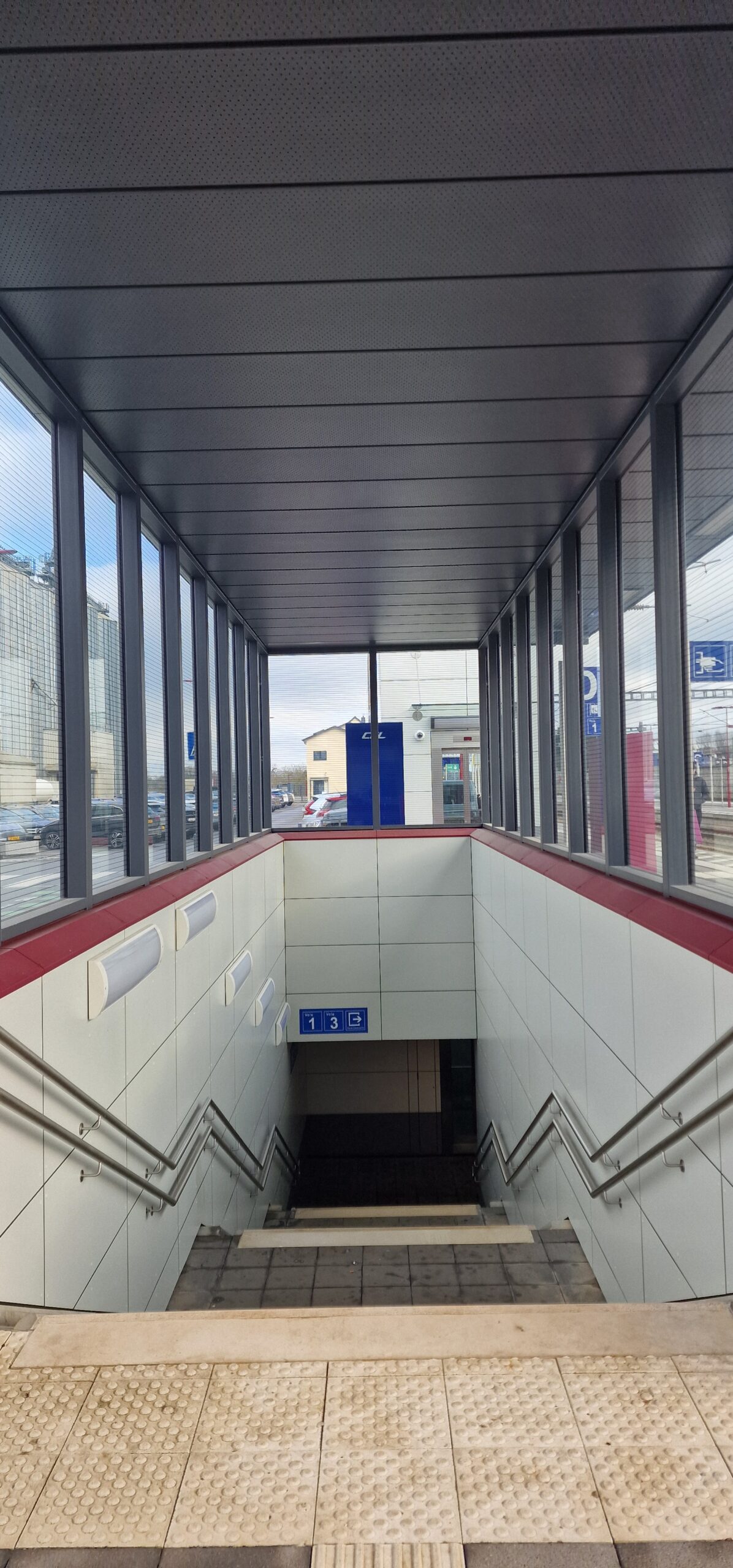 Arrêt de Kleinbettingten - Couverture sur escalier et main-courantes inox