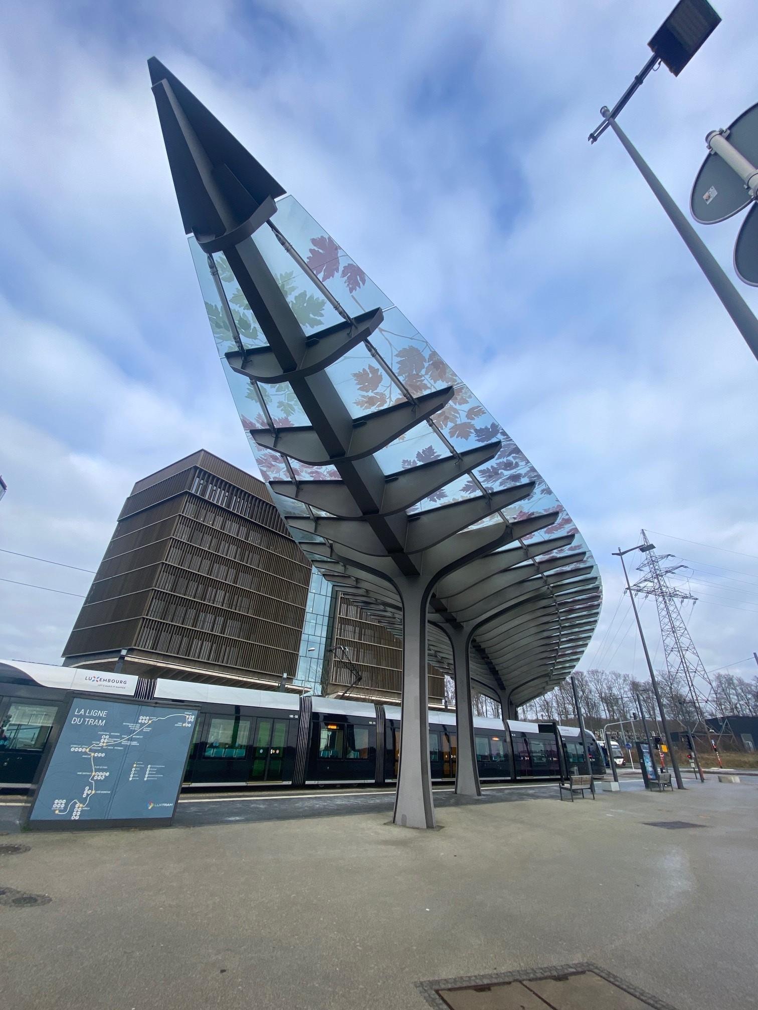 Auvent Serra au Kirchberg 1