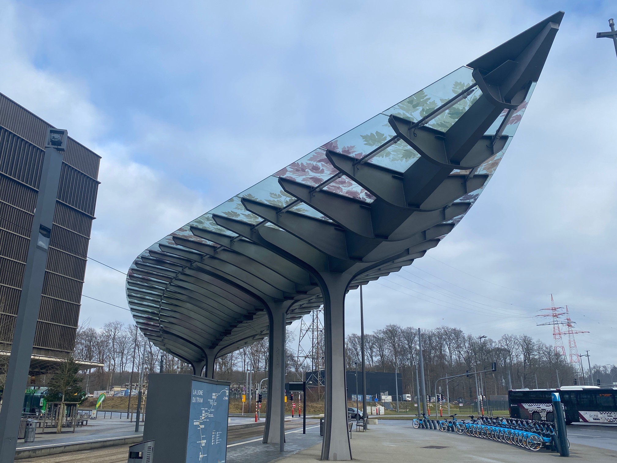 Auvent Serra au Kirchberg 2