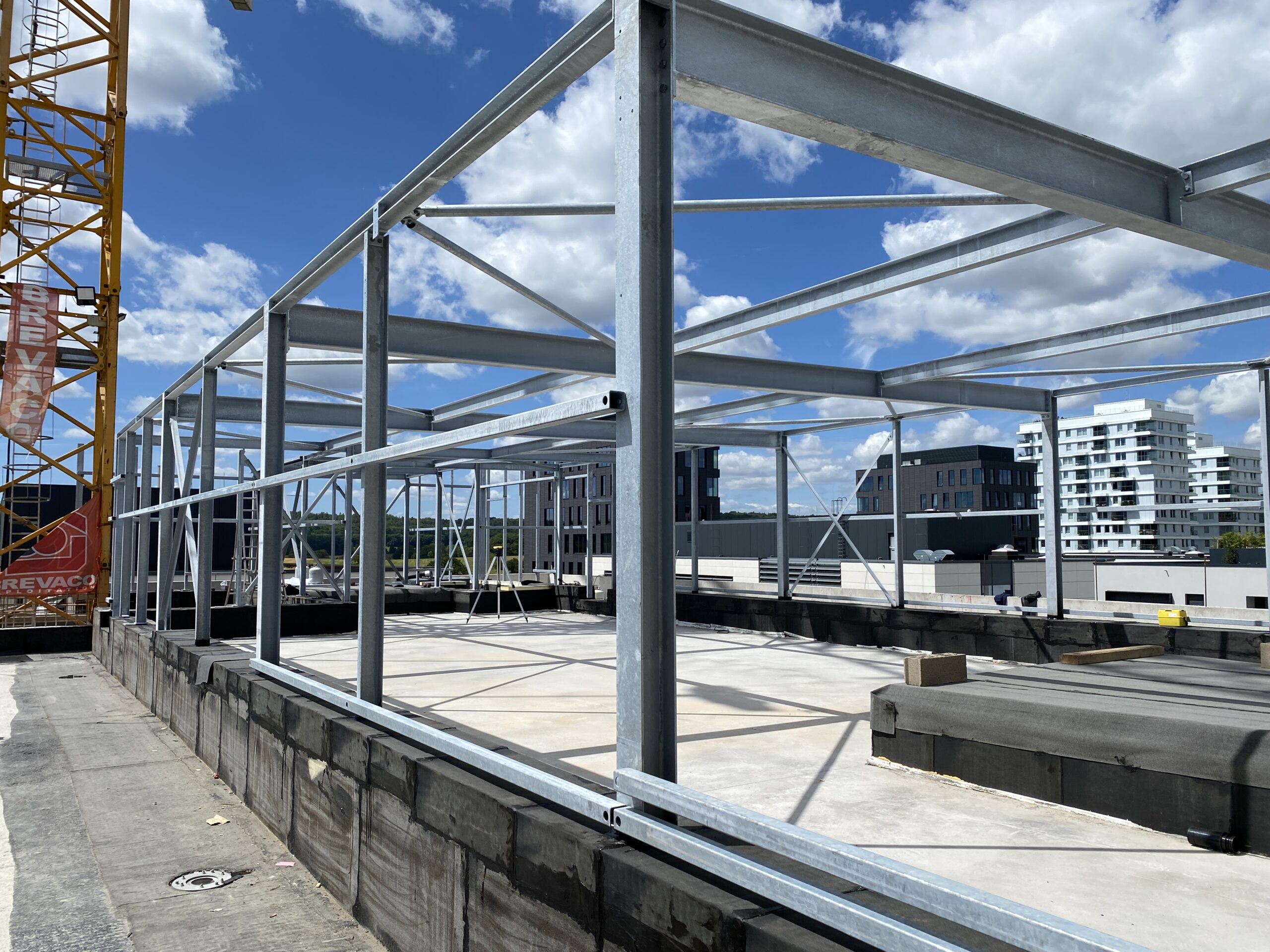 Biotech 3 à Belval - Cabanons techniques sur toiture 3