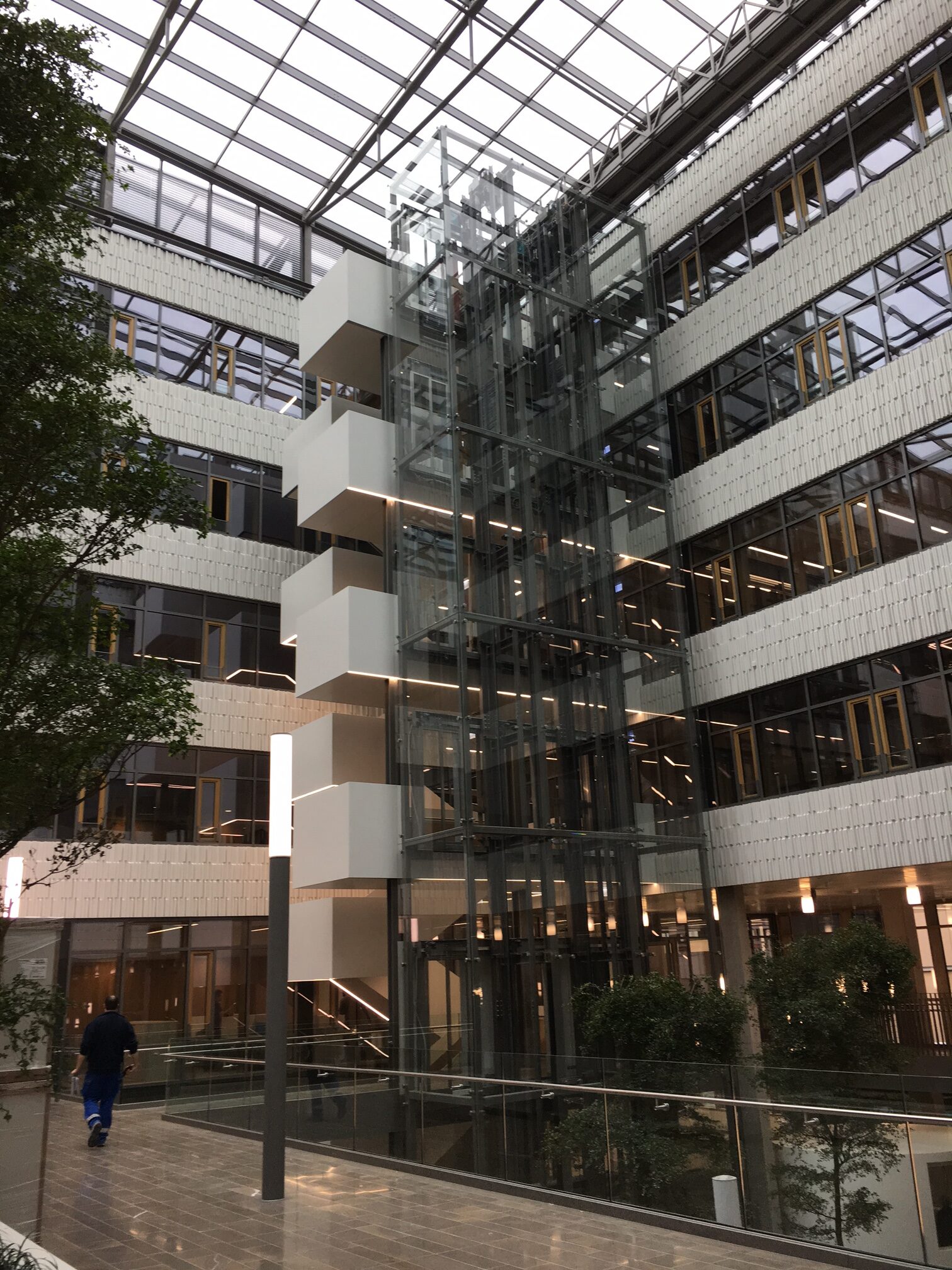 Immeuble Mercier à Luxembourg - Cage ascenseurs panoramiques 1
