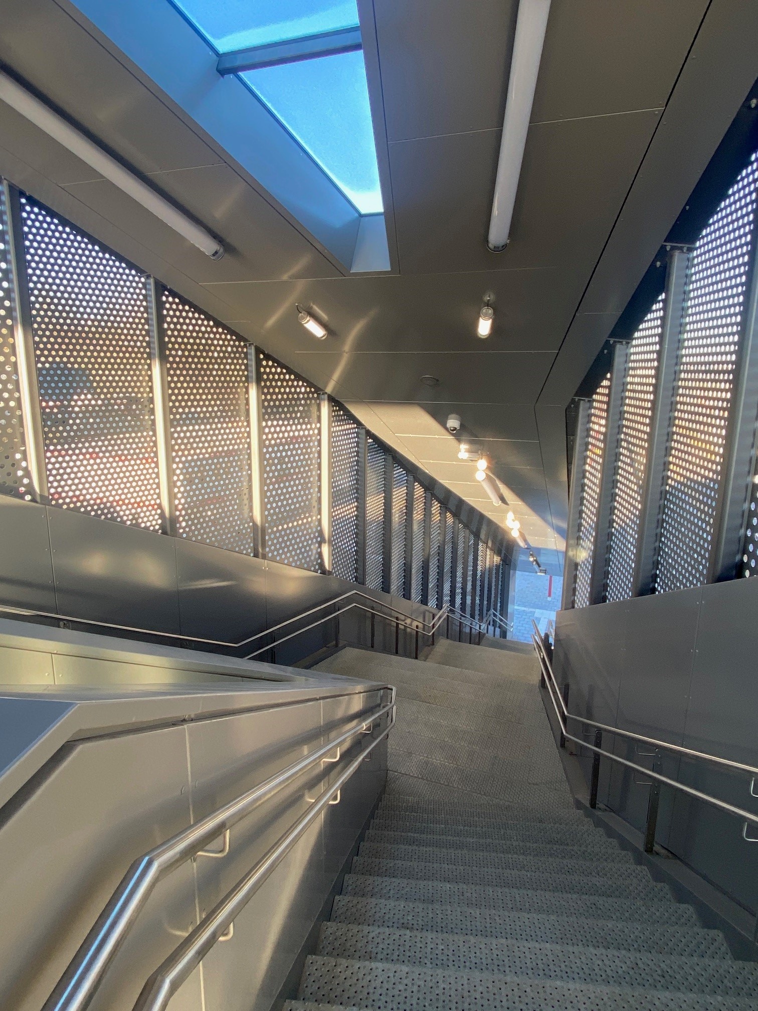 Pole multimodal Howald - Escalier sur quai 5