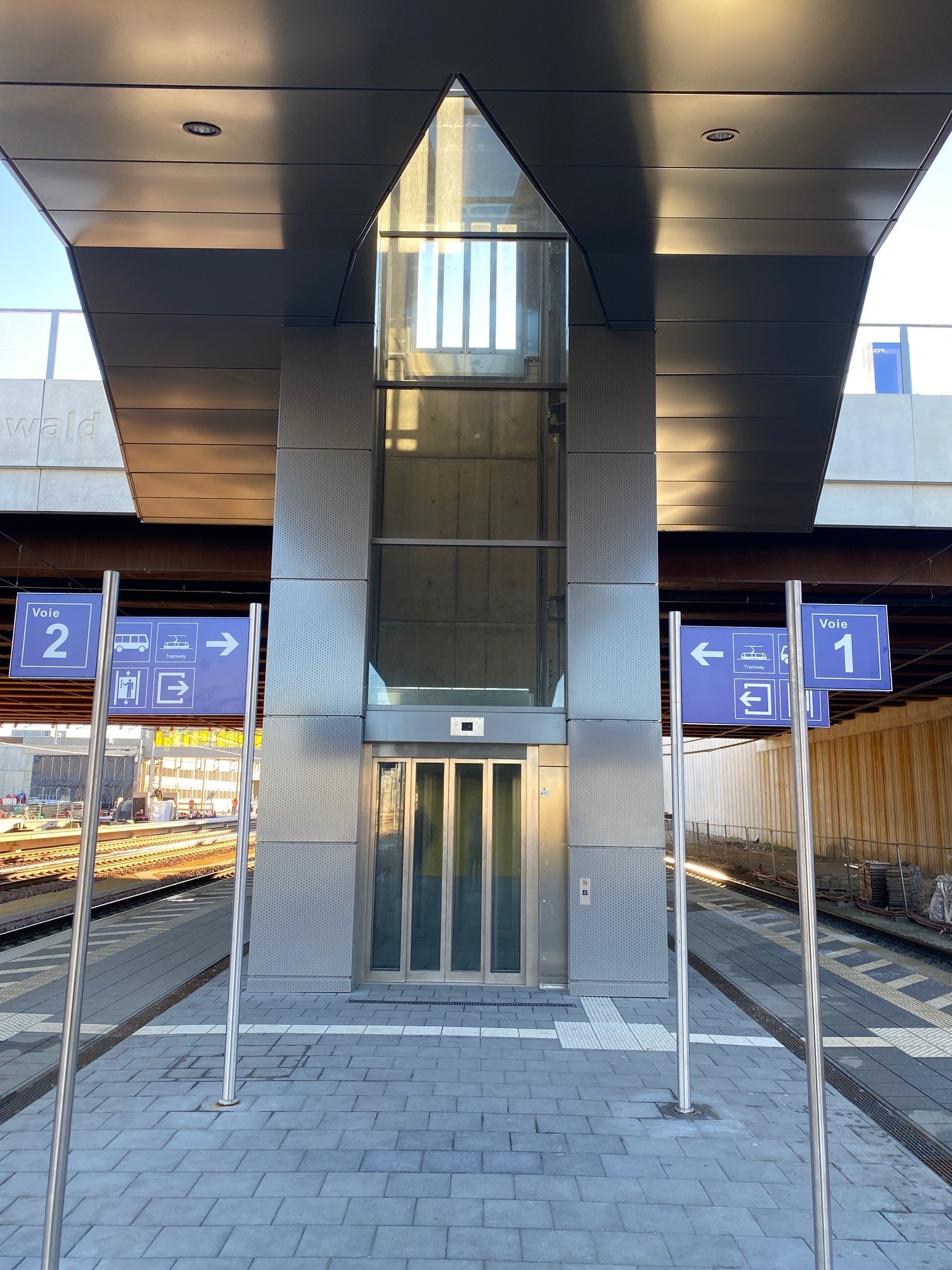 Pole multimodal Howald - Façade ascenseur